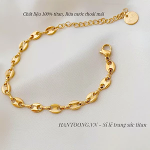 Lắc tay nữ bằng chất liệu titan cao cấp không gỉ mạ vàng 24k thiết kế hình hoạ tiết độc đáo thời trang trẻ trung