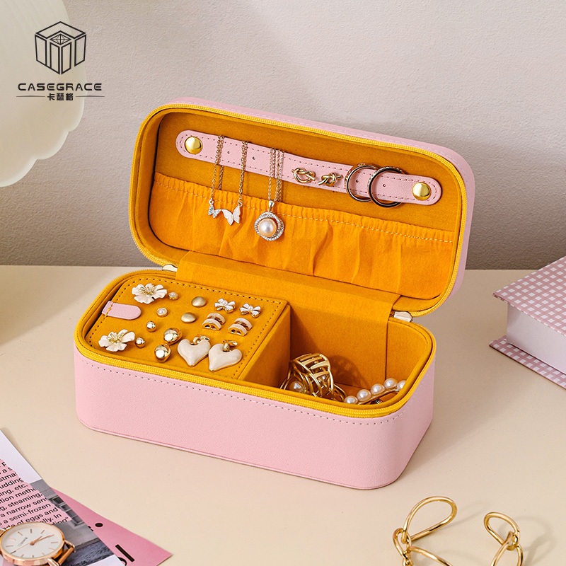 Hộp trang sức CASEGRACE có tay cầm bằng da Pu - Bảo quản rộng rãi cho dây chuyền, nhẫn, vòng tay & mỹ phẩm - Dụng cụ sắp xếp bông tai có thể tháo rời - Hoàn hảo cho màn hình mặt bàn gia đình