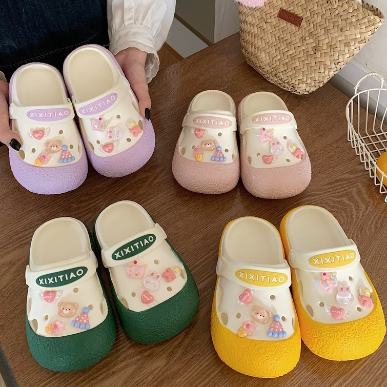 Gấu Nhỏ Giày Sandal Trẻ Em Dép Shit-stepping Lỗ Giày EVA Đế Mềm Chống Trơn Trượt Dép Trẻ Em Dép Dép Trẻ Em Một Giày Hai-