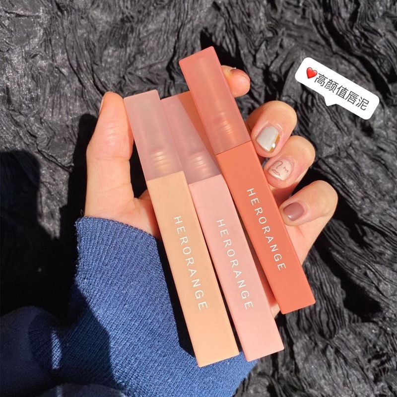Son môi Herorange mịn màng như nhung, không thấm nước, bền và khô