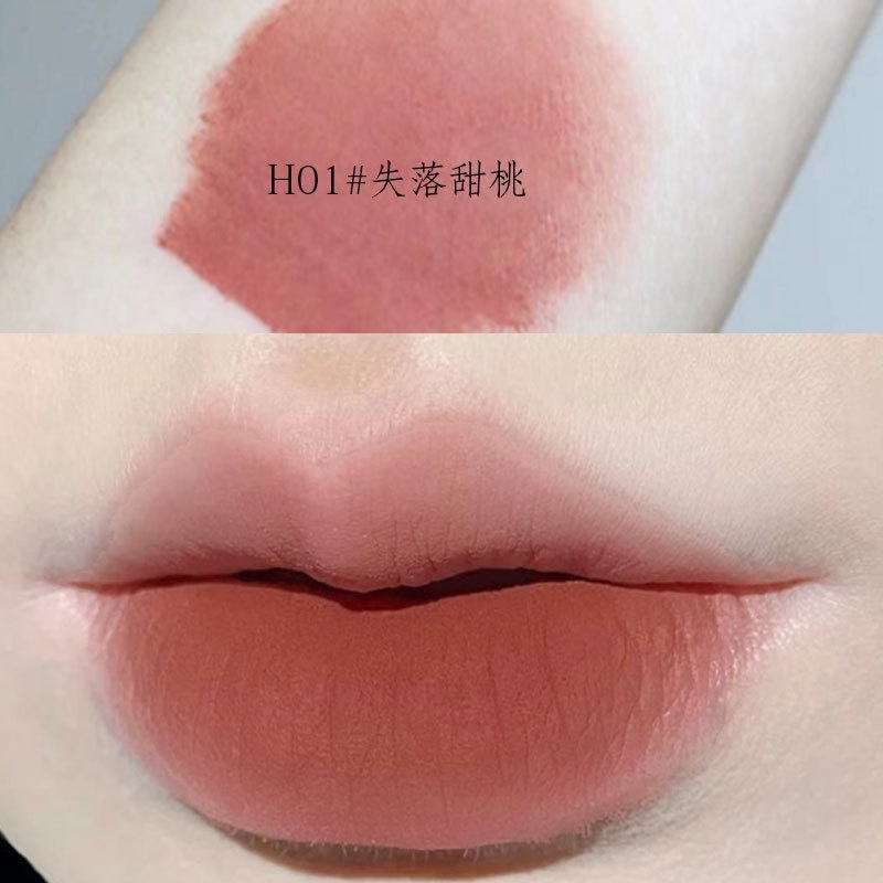 Son môi Herorange mịn màng như nhung, không thấm nước, bền và khô