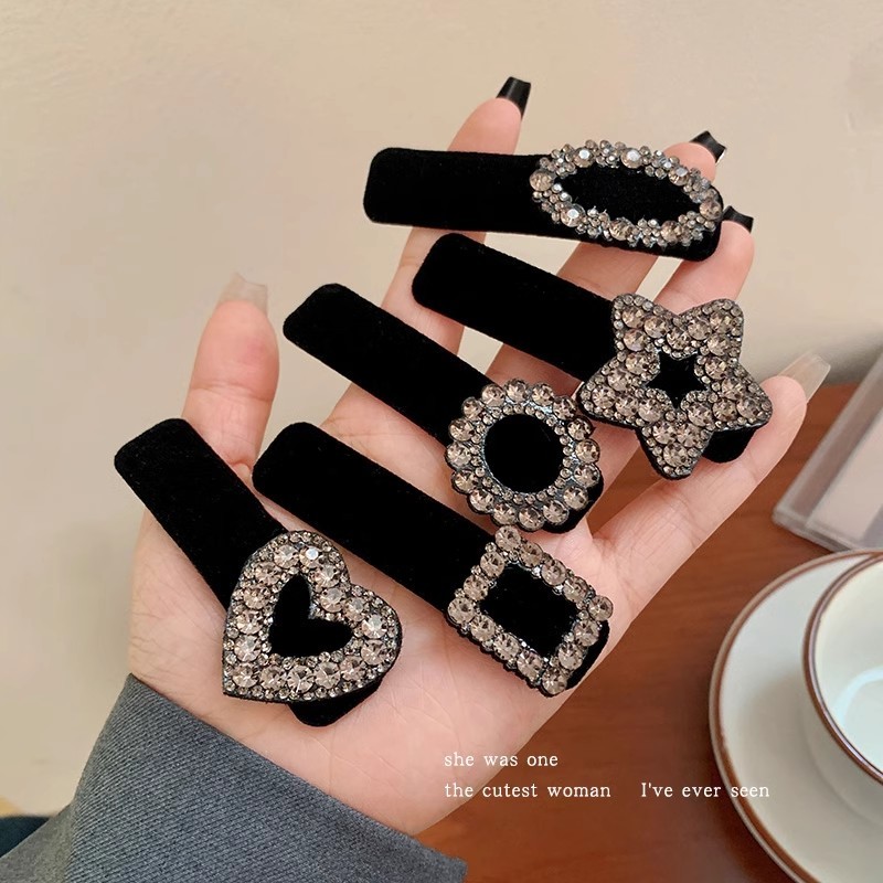 Velvet Pearl Kẹp tóc nhỏ dễ thương 2024 phụ kiện mũ phía trán mới