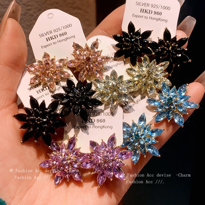 Bông tai hình học hoa zircon kim Châu Âu và Hoa Kỳ niche thời trang đinh tán phóng đại cảm giác cao cấp của tất cả các bông tai phù hợp bán buôn nữ