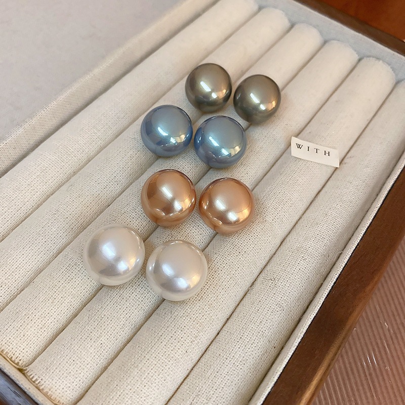 Bạc kim bánh mì hạt bông tai ngọc trai thời trang Pháp đi lại đinh tán retro khí chất nhẹ bông tai sang trọng bán buôn nữ