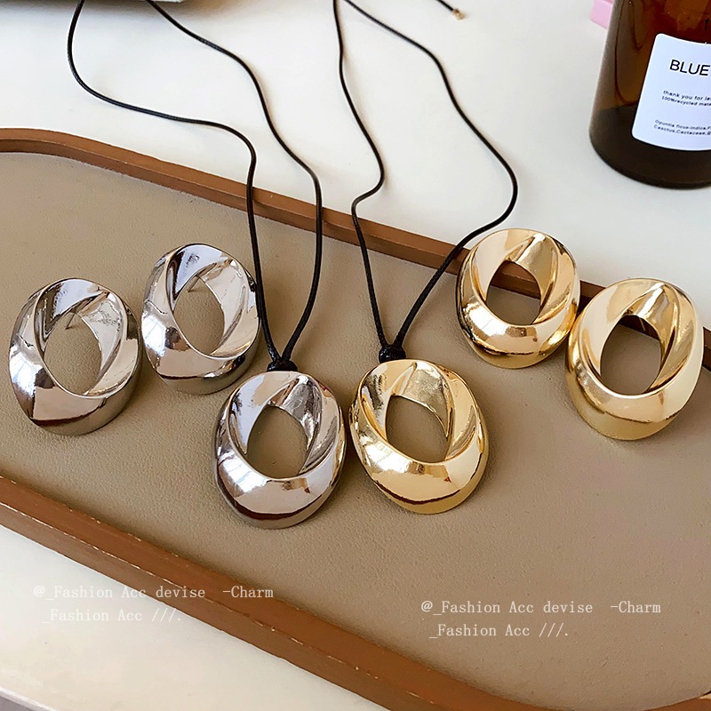 Vòng cổ dây đeo tròn xuyên biên giới Châu Âu và Hoa Kỳ thích hợp thiết kế đơn giản cảm giác chuỗi xương đòn đi lại cá tính cổ mới bán buôn