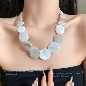 Vòng cổ vỏ nối tròn đơn giản phong cách ngày lễ hình học chuỗi xương đòn thiết kế thích hợp cảm giác ánh sáng phụ kiện sang trọng nữ bán buôn