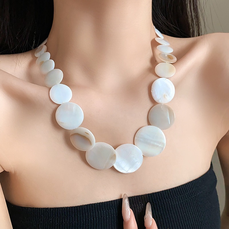 Vòng cổ vỏ nối tròn đơn giản phong cách ngày lễ hình học chuỗi xương đòn thiết kế thích hợp cảm giác ánh sáng phụ kiện sang trọng nữ bán buôn