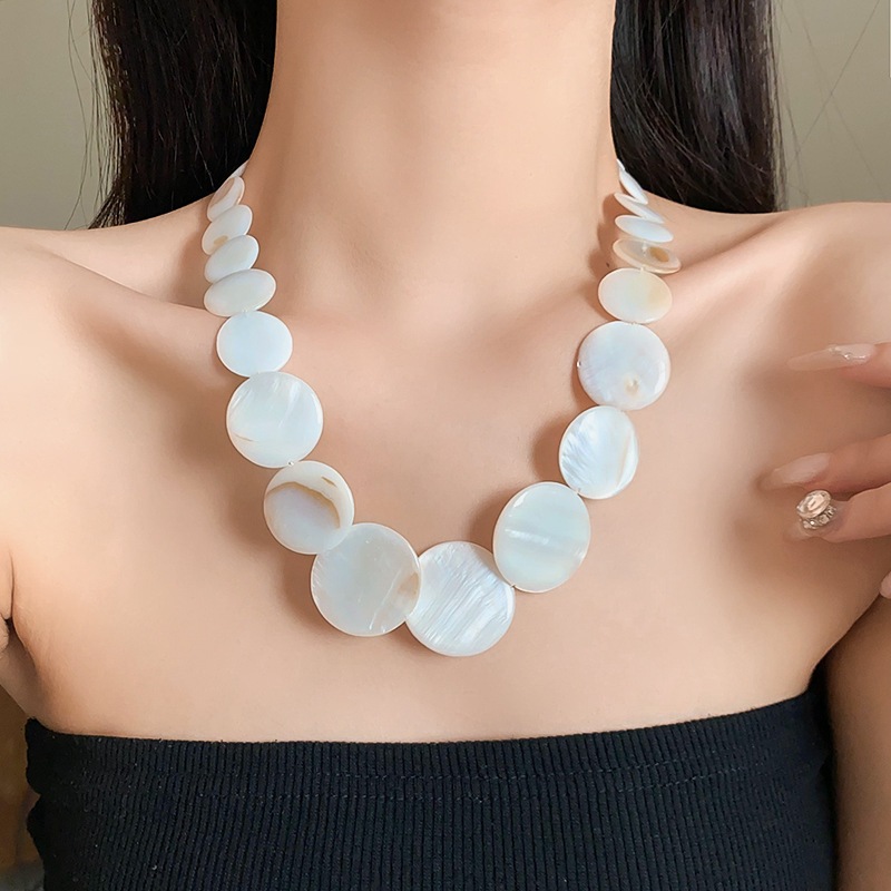 Vòng cổ vỏ nối tròn đơn giản phong cách ngày lễ hình học chuỗi xương đòn thiết kế thích hợp cảm giác ánh sáng phụ kiện sang trọng nữ bán buôn