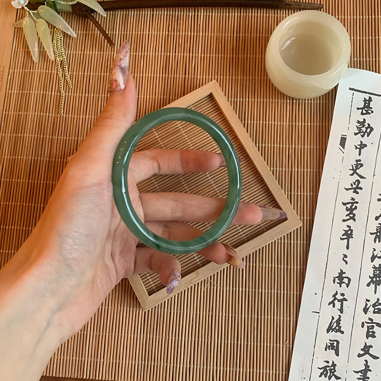 Vòng tay thủy tinh tròn Trung Quốc mới khí chất thích hợp Vòng tay 100 vòng tay thời trang nhẹ nhàng sang trọng cảm giác cao cấp trang sức phong cách Trung Quốc nữ