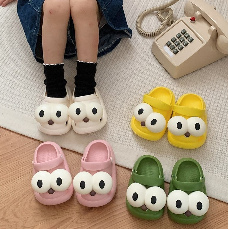 Đôi Mắt Lớn Giày Sandal Trẻ Em Dép Bước Vào Shit Feel Hole Giày EVA Đế Mềm Chống Trơn Trượt Dép Trẻ Em Dép Dép Trẻ Em Dép Trẻ Em