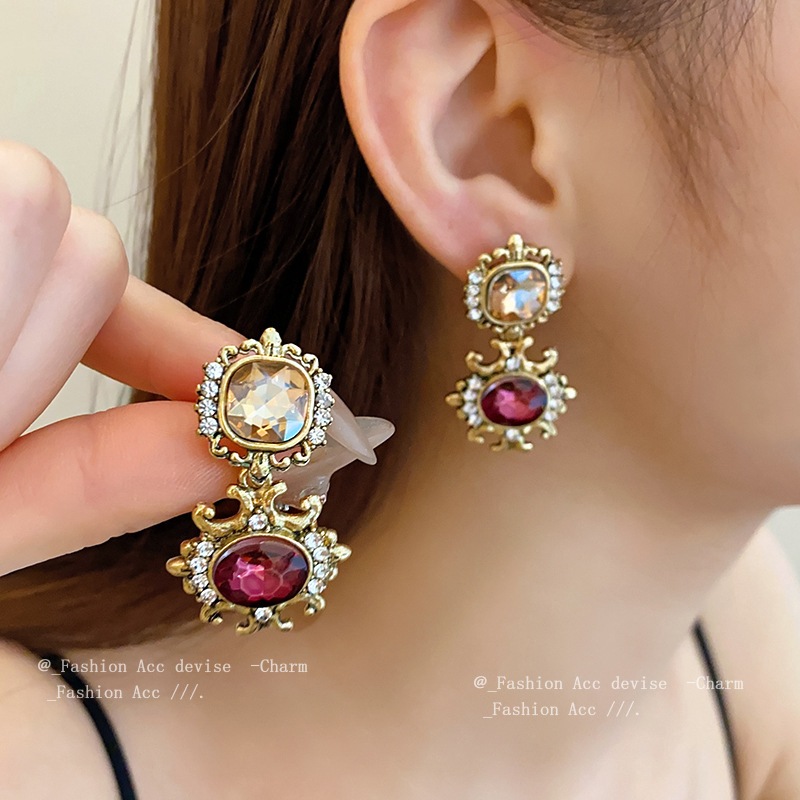 Bộ vòng cổ kim cương khảm vuông cổ điển phong cách tòa án chuỗi xương đòn tinh tế thời trung cổ điển trang sức xuyên biên giới