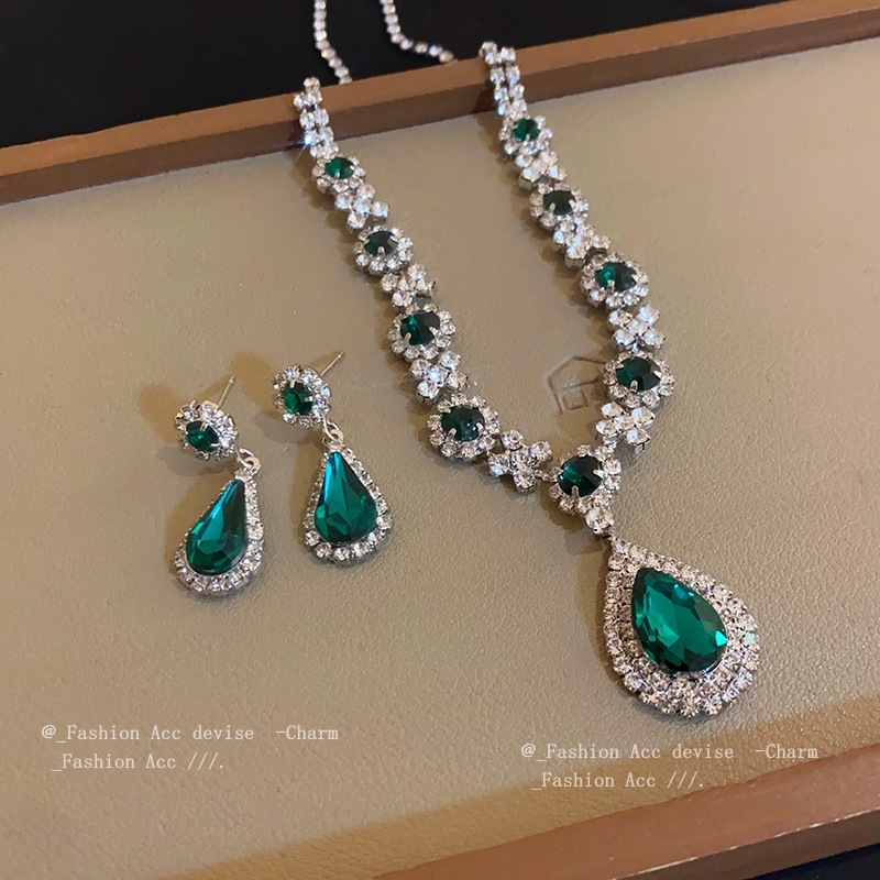 Pháp nhẹ nhàng sang trọng giọt nước kim cương bông tai vòng cổ bộ hai mảnh khí chất nhỏ xương đòn dây chuyền thời trang cao cấp trang sức nữ