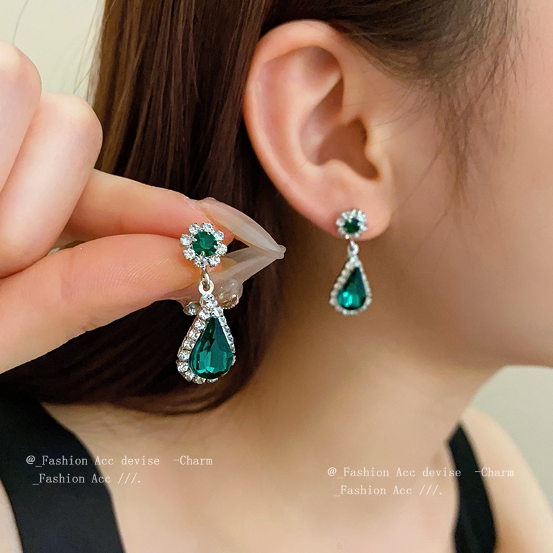 Pháp nhẹ nhàng sang trọng giọt nước kim cương bông tai vòng cổ bộ hai mảnh khí chất nhỏ xương đòn dây chuyền thời trang cao cấp trang sức nữ