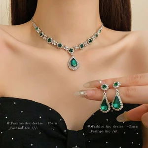 Pháp nhẹ nhàng sang trọng giọt nước kim cương bông tai vòng cổ bộ hai mảnh khí chất nhỏ xương đòn dây chuyền thời trang cao cấp trang sức nữ