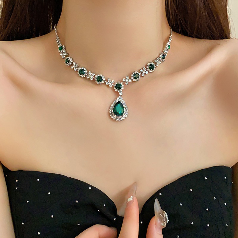 Pháp nhẹ nhàng sang trọng giọt nước kim cương bông tai vòng cổ bộ hai mảnh khí chất nhỏ xương đòn dây chuyền thời trang cao cấp trang sức nữ