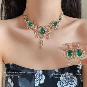 Vòng cổ mặt dây chuyền lá kim cương phong cách tòa án thời trang chuỗi xương đòn nhẹ cổ điển sang trọng