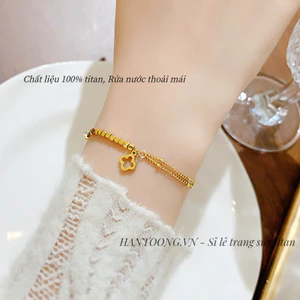 Lắc tay titan không gỉ hình cỏ 4 lá may mắn thiết kế nhiều hình vuông lấp lánh dành cho nữ