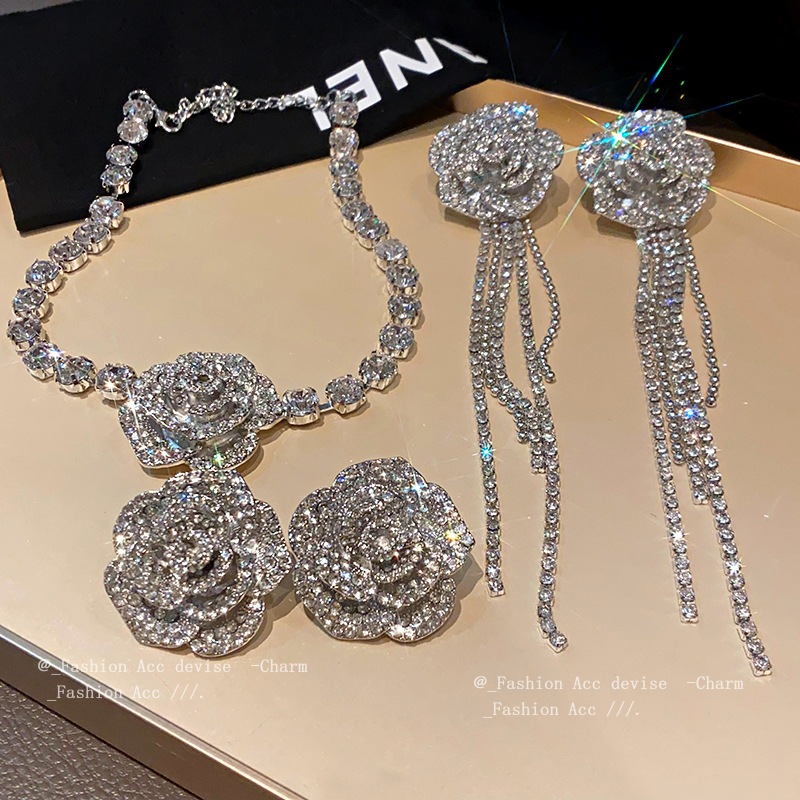 Vòng cổ hình học hoa đính kim cương nữ thời trang Châu Âu và Mỹ khí chất xương đòn chuỗi ánh sáng sang trọng sang trọng tất cả trang sức cao cấp bán buôn