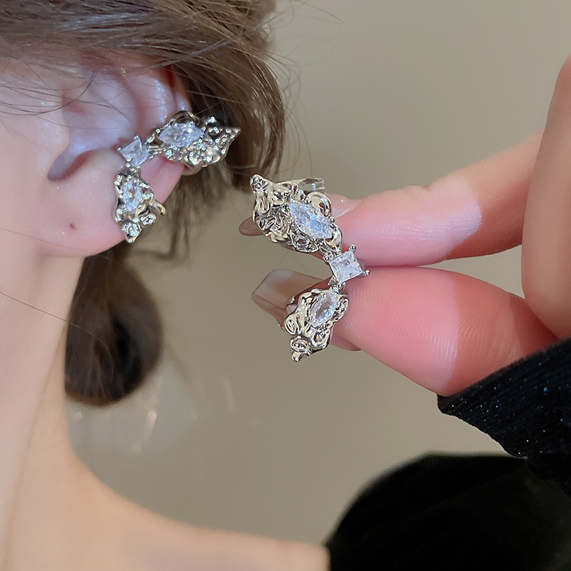 Kẹp Tai Zircon Cánh Bướm Ánh Sáng Sang Trọng, Thời Trang Cho Nữ