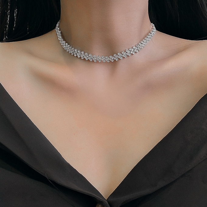 Vòng cổ choker độc đáo, style thời trang tối giản dành cho nữ