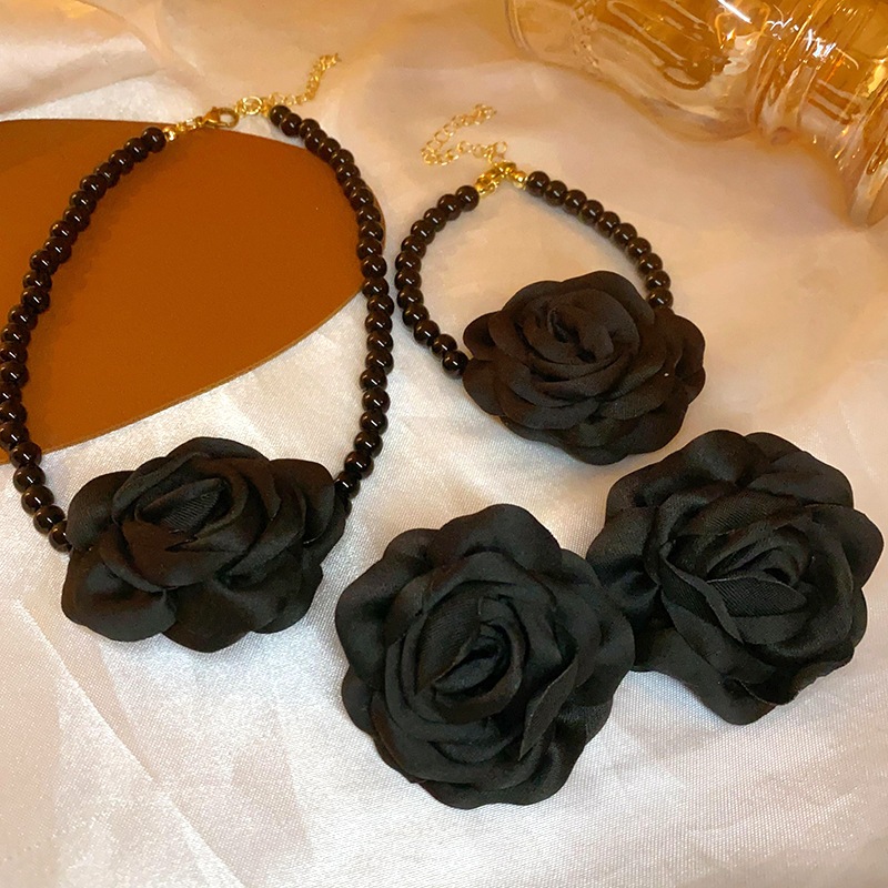 Vòng cổ hình học hoa ngọc trai Pháp khí chất ngọt ngào chuỗi xương đòn retro niche mọi thứ thiết kế ý nghĩa trang sức bán buôn