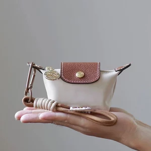 War Horse Mới Ví Nhỏ Mặt Dây Chuyền Siêu Mini Bánh Bao Treo Túi Chìa Khóa