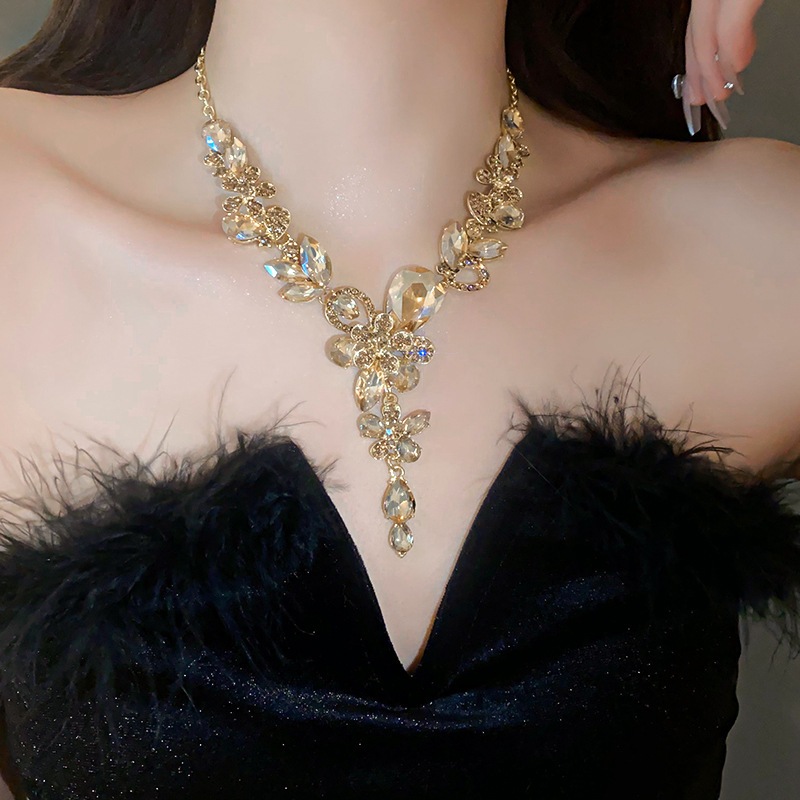 Bộ hai mảnh kim cương thả nước hoa vòng cổ Châu Âu và Hoa Kỳ phong cách cung điện cổ điển dây chuyền xương đòn thích hợp thời trang phù hợp với khí chất trang sức bán buôn