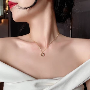 Vòng cổ kim cương sang trọng nhẹ 2024 lưới mới màu đỏ bùng nổ chuỗi cổ cao cấp xu hướng phù hợp với khí chất trang sức bán buôn