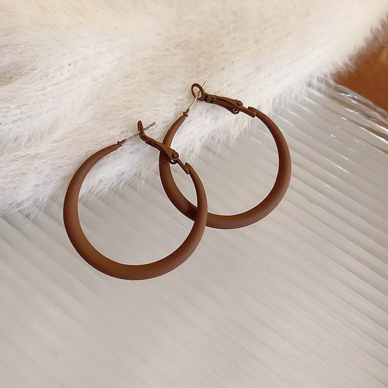 Pin bạc cá tính phóng đại bông tai hình tròn rỗng Thời trang đơn giản khí chất vòng tròn tai nhỏ sang trọng sang trọng cao cấp Bông tai nữ