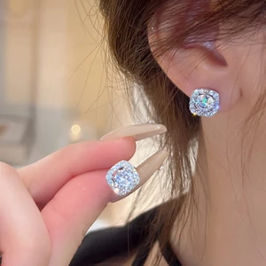 Bộ kim bạc bông tai vuông kim cương siêu flash Bông tai mới của Hàn Quốc cảm giác cao cấp thích hợp bông tai bán buôn nữ