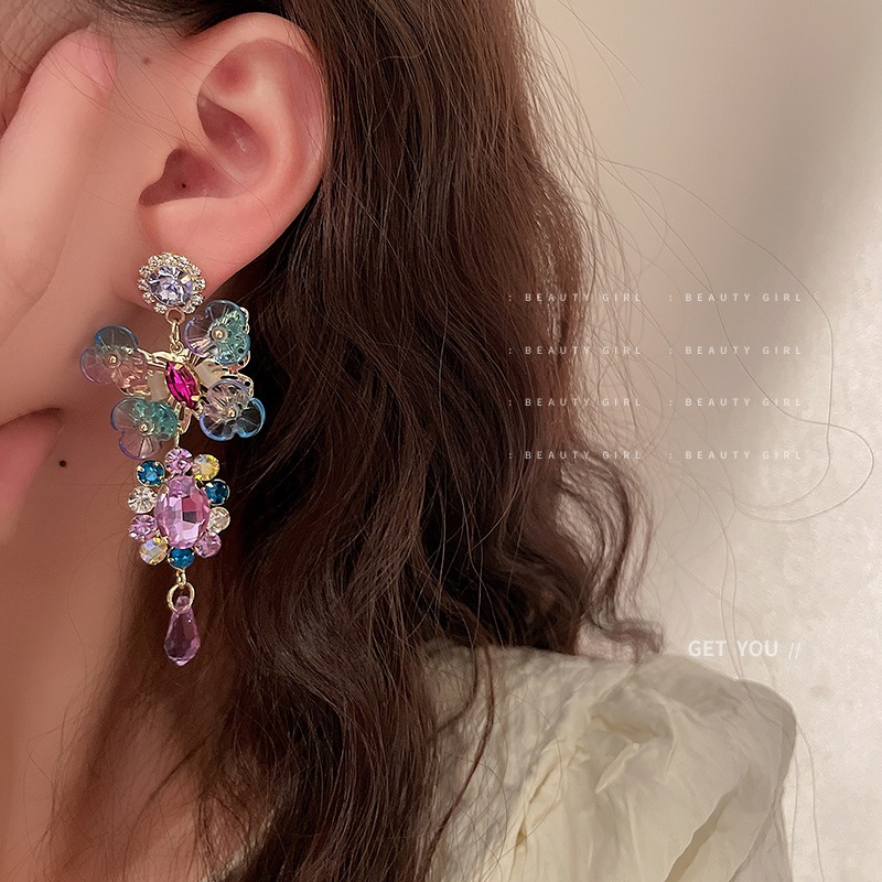 Kim bạc bất đối xứng hình tròn kim cương bông tai hoa pha lê phong cách tòa án rực rỡ retro đinh tán thiết kế cảm giác bông tai nữ