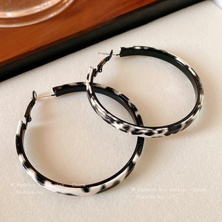 Bông tai nữ họa tiết tròn thời trang