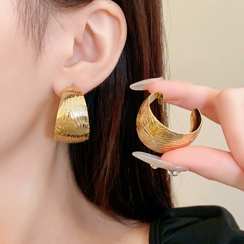 Bông tai đinh tán hình chữ C kim loại thép phong cách Châu Âu/Hoa Kỳ, kiểu dáng phóng đại, thời trang đơn giản, nữ