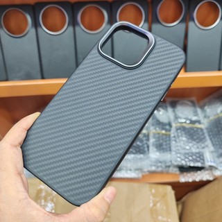 Ốp Điện Thoại Sợi Carbon Aramid Từ Tính Cho iPhone 16 Pro Max Plus Sạc Không Dây Vỏ Chống Sốc Cho iPhone 15 14 Pro