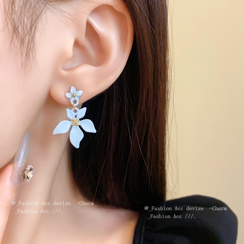Kim thép Hàn Quốc bông tai hoa tươi nhỏ phong cách ngày lễ thời trang đơn giản Bông tai buộc Sen mới phù hợp với bông tai