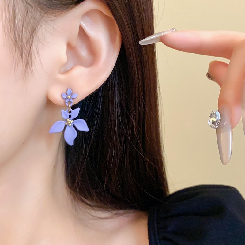 Kim thép Hàn Quốc bông tai hoa tươi nhỏ phong cách ngày lễ thời trang đơn giản Bông tai buộc Sen mới phù hợp với bông tai