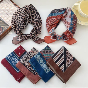 55 Da Báo In Vải Lanh Cotton Khăn Lụa Nữ Phù Hợp Với Mùa Xuân Thu Thời Trang Khăn Thời Trang