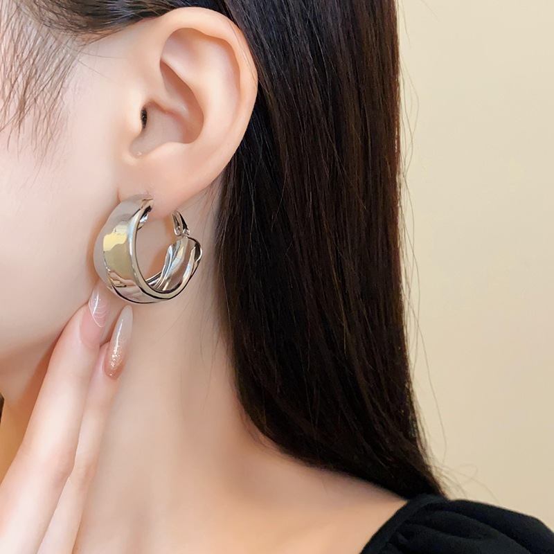Kim thép xuyên biên giới hình chữ C đôi lớp cảm ứng cao, bông tai kim loại cá nhân tông lạnh