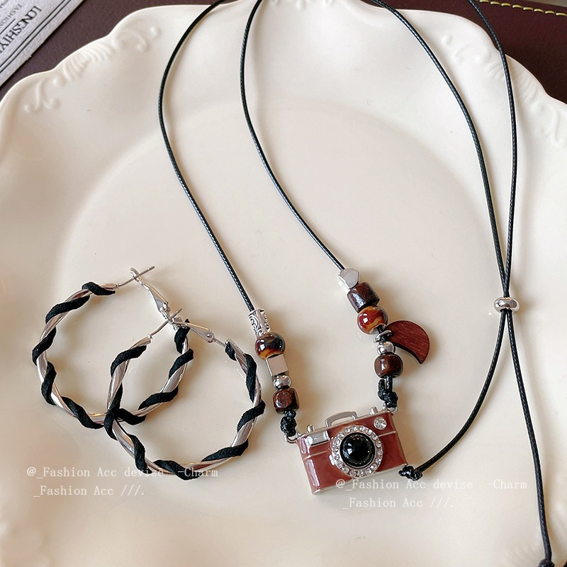 Sáng Tạo Độc Đáo Mặt Trăng camera Kim Cương Vòng Cổ Đơn Giản Cao Cấp Áo Len Dây Chuyền retro Thời Trang Cá Tính Cổ Nữ