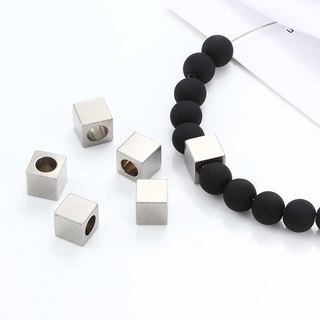 Lỗ Inox 4 / 5mm Mạ Vàng 18K Vuông Rời Hạt Cho Quyến Rũ Trang Sức Làm DIY Vòng Tay Vòng Cổ