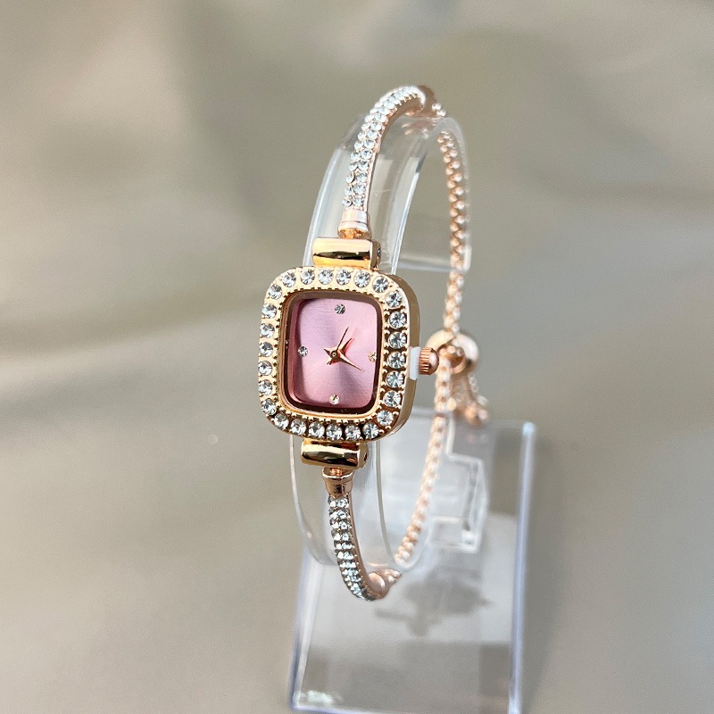 Bộ kim cương thời trang mới Đồng hồ nữ vuông có vòng tay điều chỉnh miễn phí và đồng hồ thạch anh học sinh