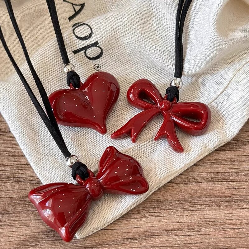 Vòng cổ nơ tình yêu màu đỏ Anchora Instagram chuỗi xương đòn thiểu số Hàn Quốc cổ áo phù hợp với cổ áo