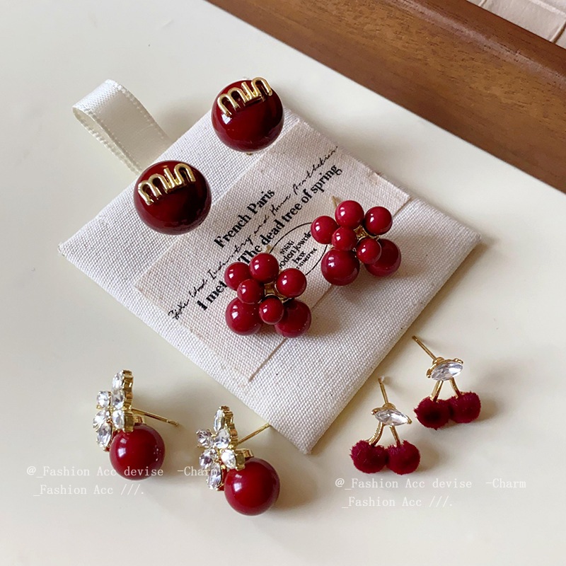 Pin bạc đổ xô inset anh đào chữ bông tai đinh tán thích hợp bông tai thiết kế cao cấp lễ hội tất cả các bông tai tinh tế nữ