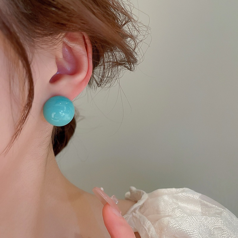 Bông tai hình học bán nguyệt kim bạc cá tính đơn giản và nhỏ khí chất đinh tán thích hợp mạng gió bông tai đỏ bán buôn