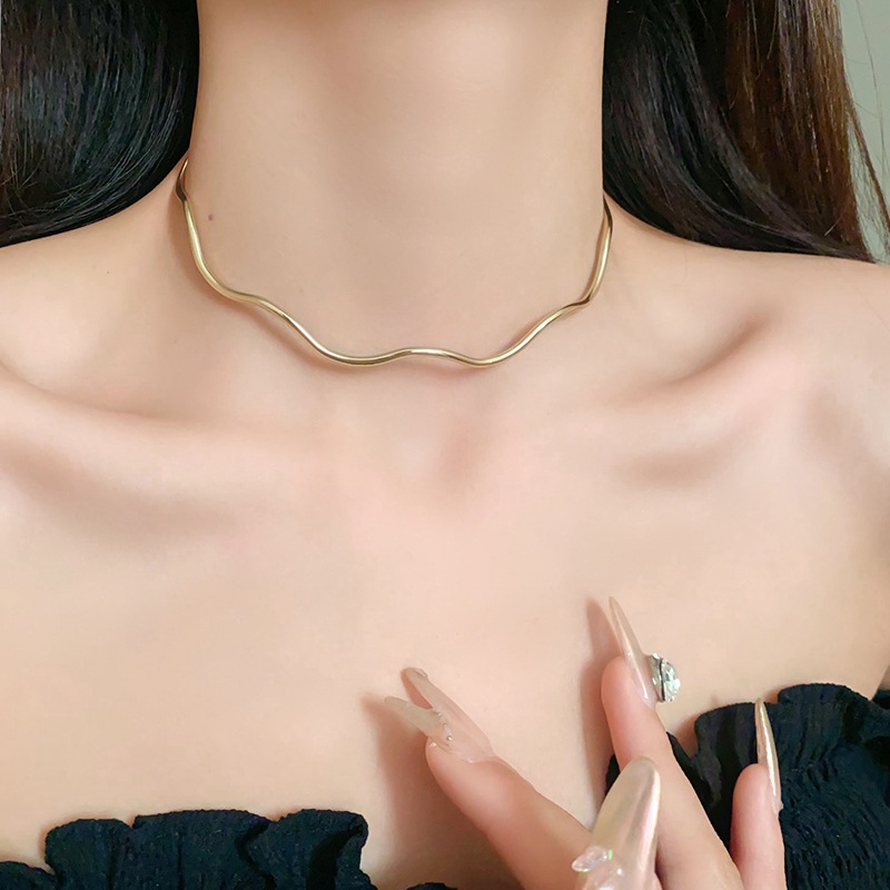 Thời trang Châu Âu và Mỹ đơn giản sóng cổ tròn punk thiết kế cá tính vòng cổ cảm giác thời trang gia vị bé gái tất cả các cổ áo