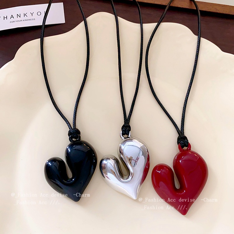 Dây da không đều tình yêu có thể điều chỉnh vòng cổ mùa thu đông đơn giản áo len dài dây chuyền retro mọi thứ cổ mới dành cho nữ