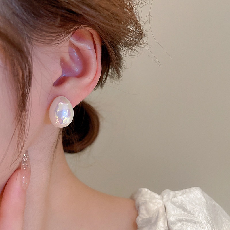 Bạc kim đậu nàng tiên cá bông tai ngọc trai cá tính Pháp ins gió đinh tán thích hợp đơn giản khí chất bông tai bán buôn