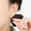 Bông tai nữ bằng titan cao cấp không gỉ mạ vàng 24k hình bông hoa nhỏ xinh xắn dễ thương