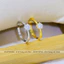 Nhẫn titan nữ không gỉ mạ vàng 18k thiết kế trơn gắn đá pha lê lấp lánh thời trang sang trọng