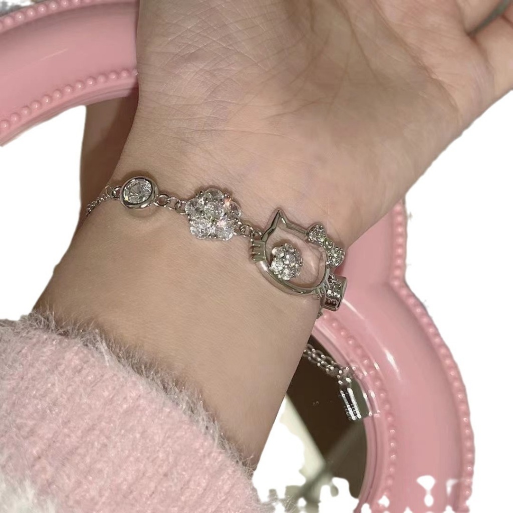 Vòng tay nữ thiết kế hình Hello Kitty thời trang tinh tế làm quà tặng sinh nhật bạn gái